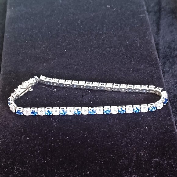 Women'S Elegant Blue & Clear Synthetic Zirconia Tennis Bracelet - Picture 1 of 6